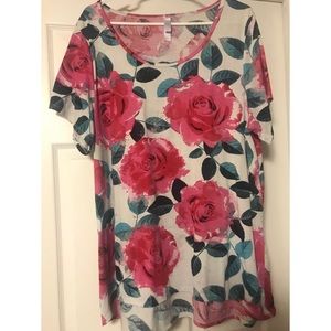 🌷Beautiful Lularoe Floral Classic T🌷
